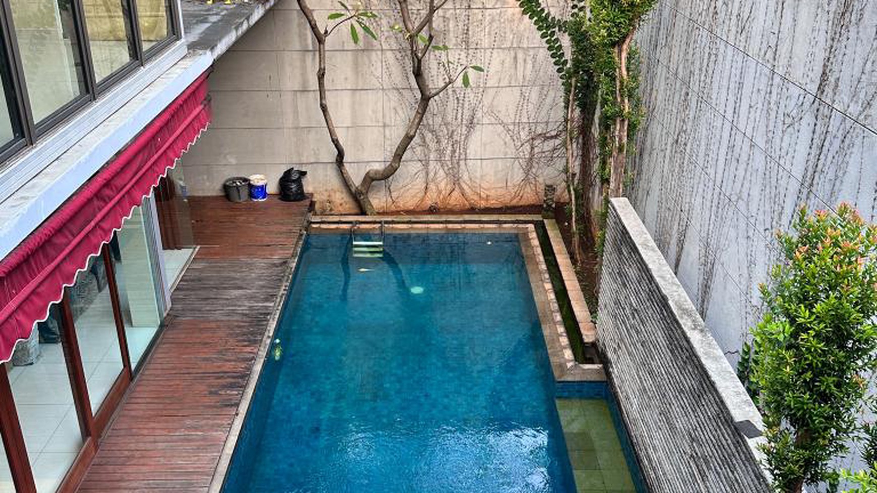 Rumah Cantik Terawat, Siap Huni, Kemang