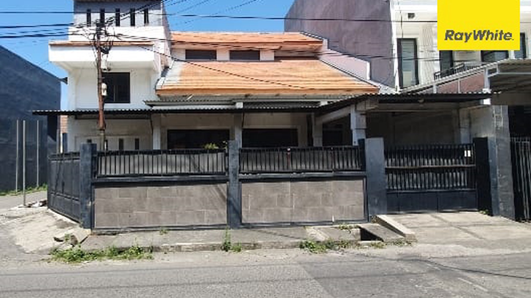 Dijual Rumah 3 lantai SHM di Manukan Krajan Surabaya