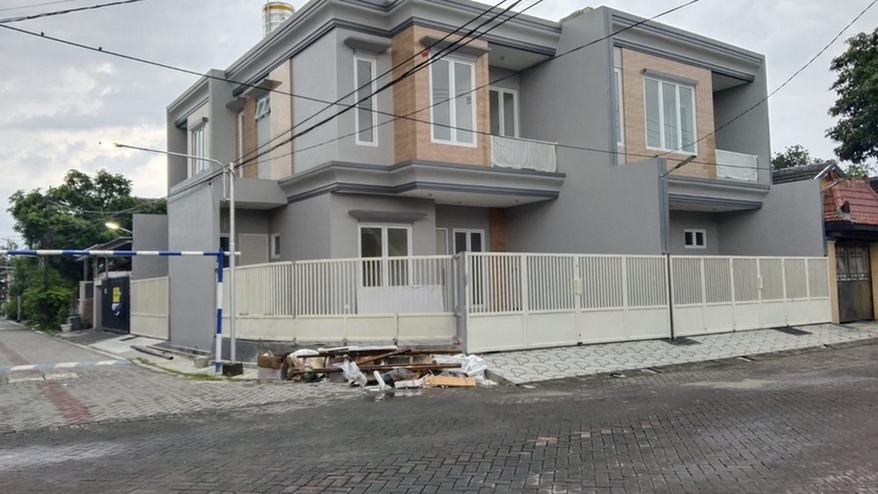 Dijual Rumah 2 lantai SHM di Pondok Tjandra, Jl Mangga, Sidoarjo