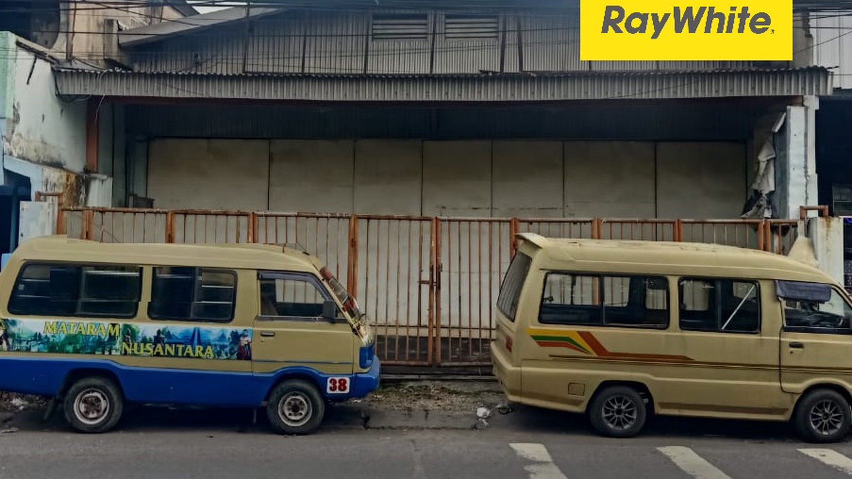 Gudang di Raya Rungkut Tengah, Surabaya 