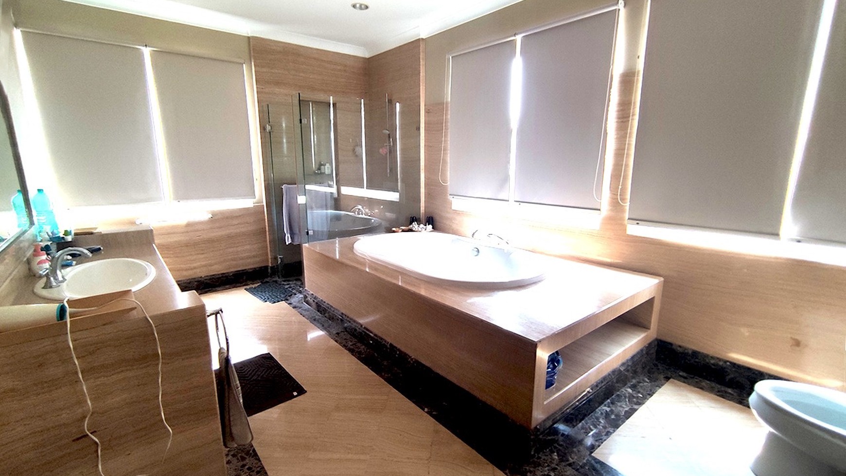 Rumah Villa Mewah Full Furnished Pantai Indah Kapuk