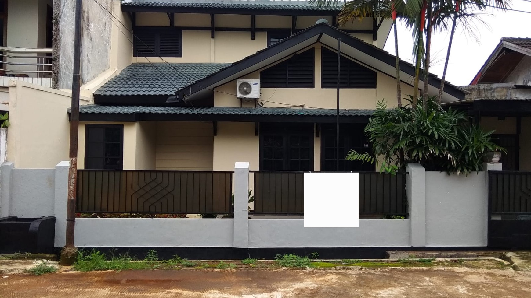 Dijual Rumah di Blok E Cinere Depok 