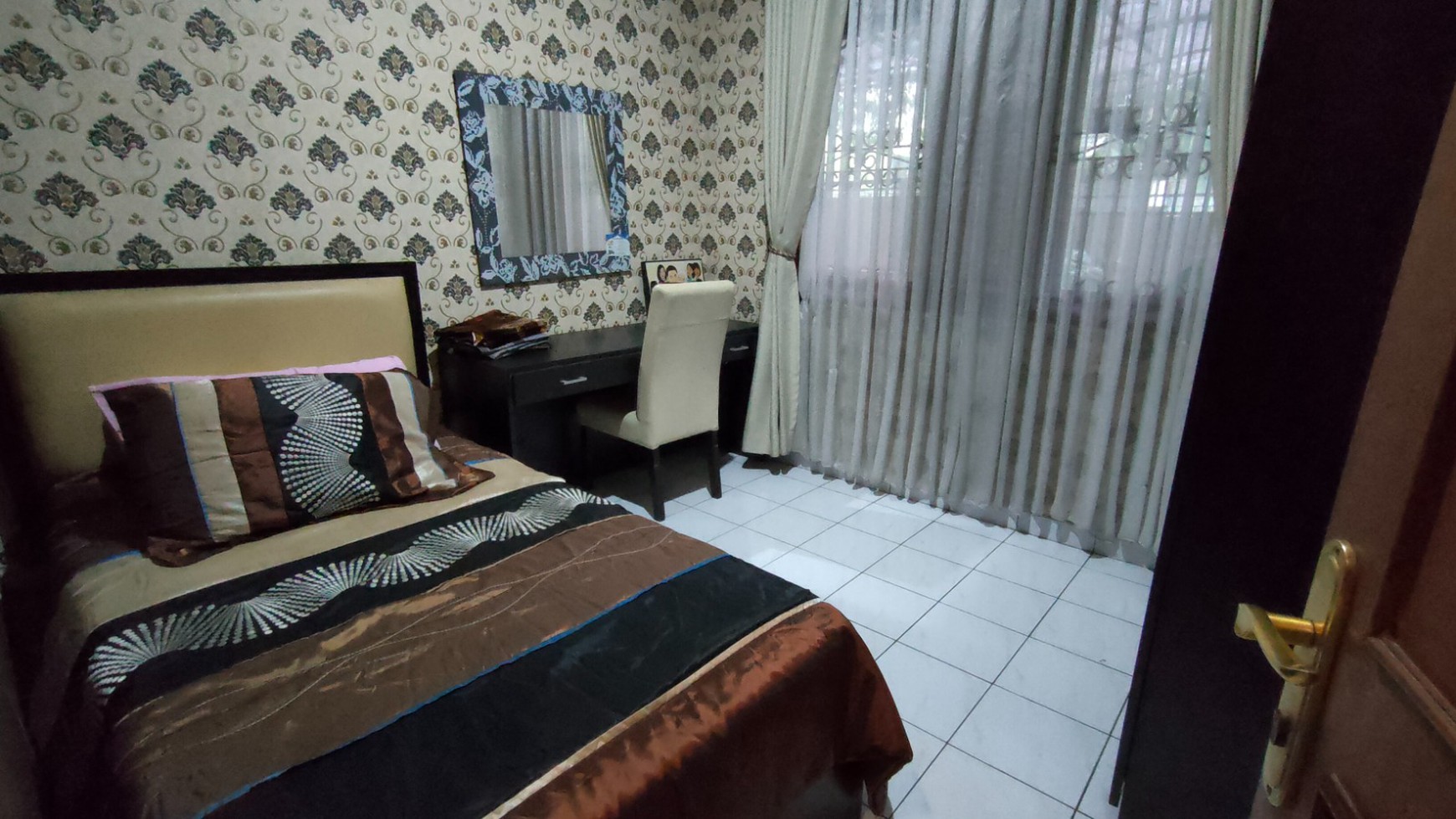 Rumah Lux Semi Furnished di Komplek Pondok Hijau, Bandung