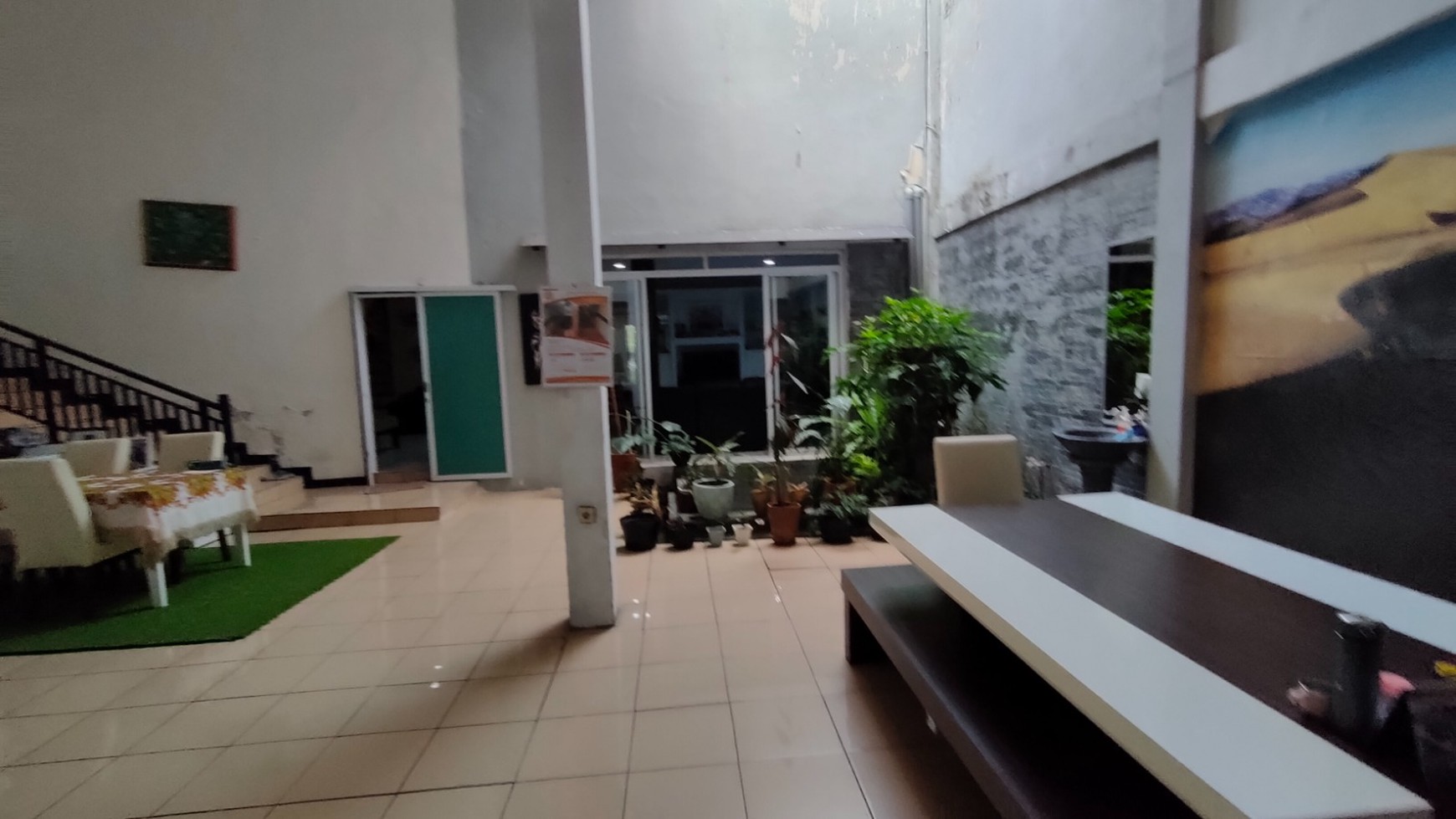 Rumah Lux Semi Furnished di Komplek Pondok Hijau, Bandung