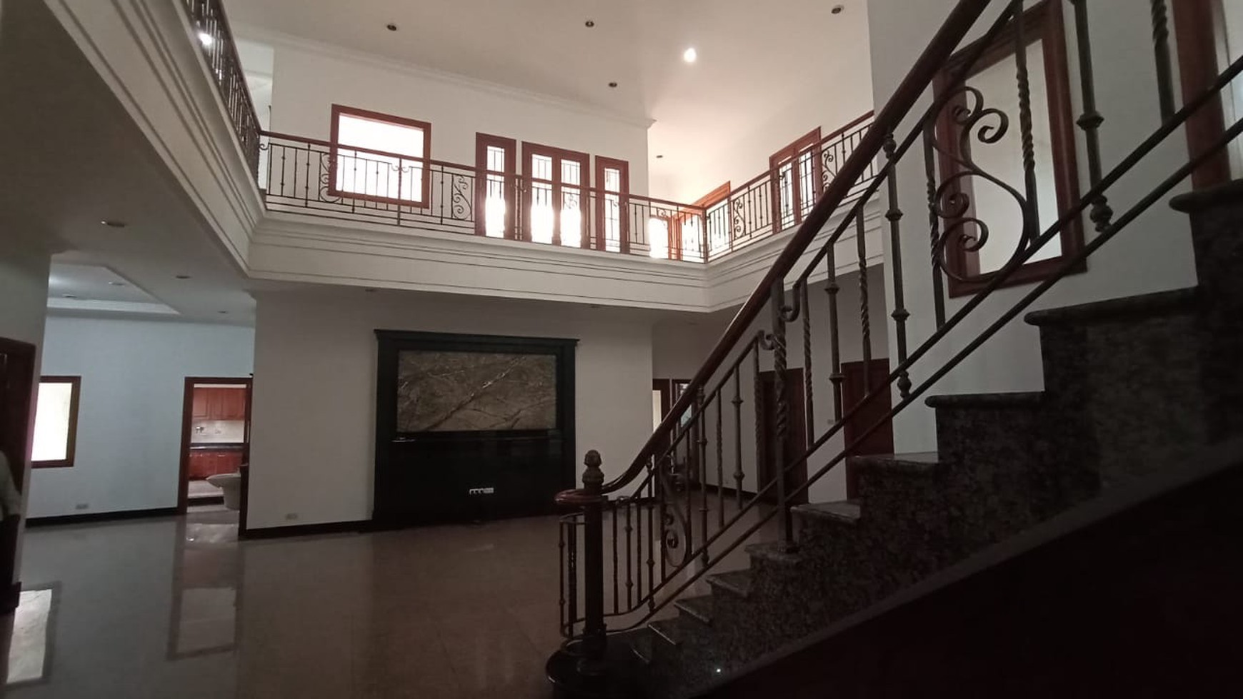 Rumah mewah 1.5 lt rajawali Selatan