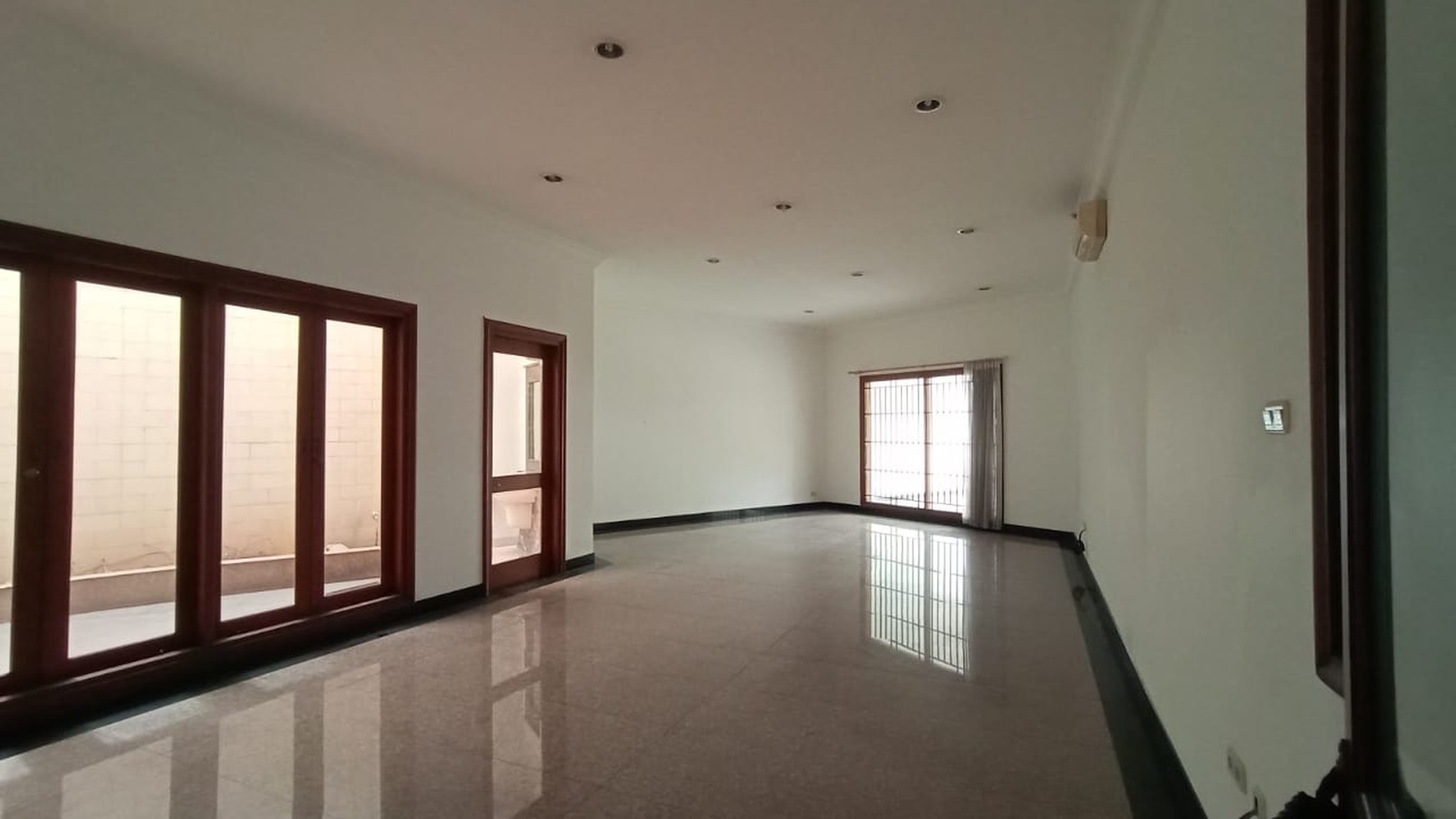 Rumah mewah 1.5 lt rajawali Selatan