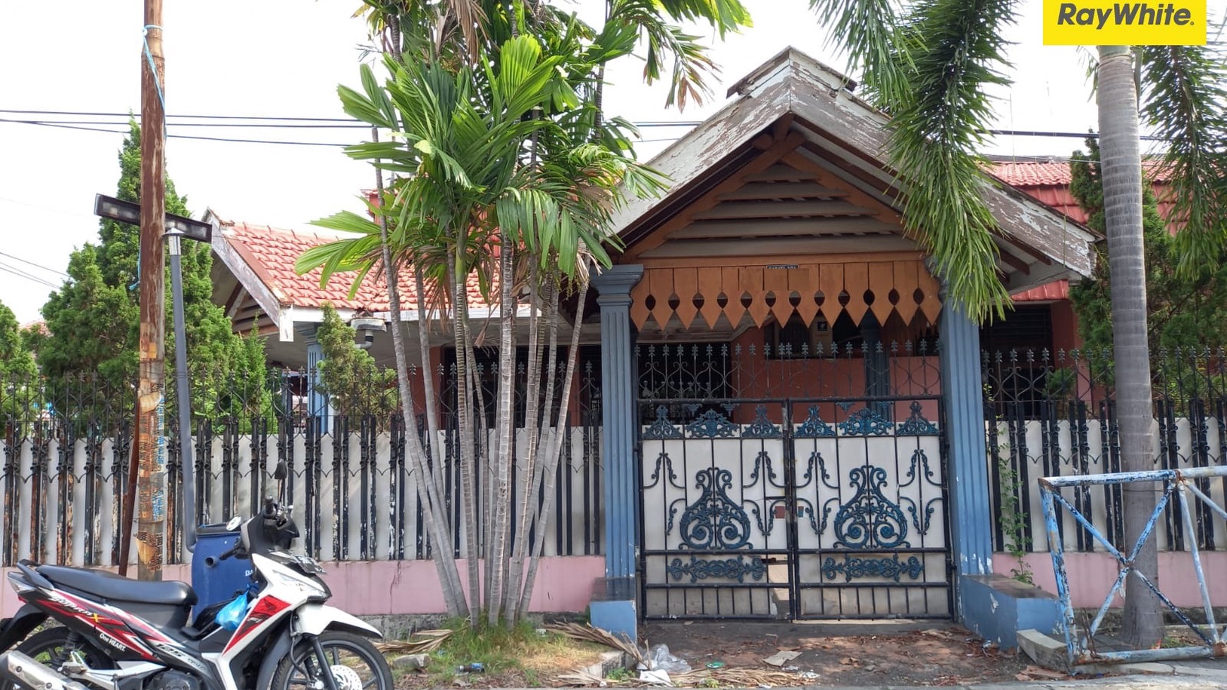 Dijual Rumah 2 lantai di Barata Jaya Gubeng Surabaya
