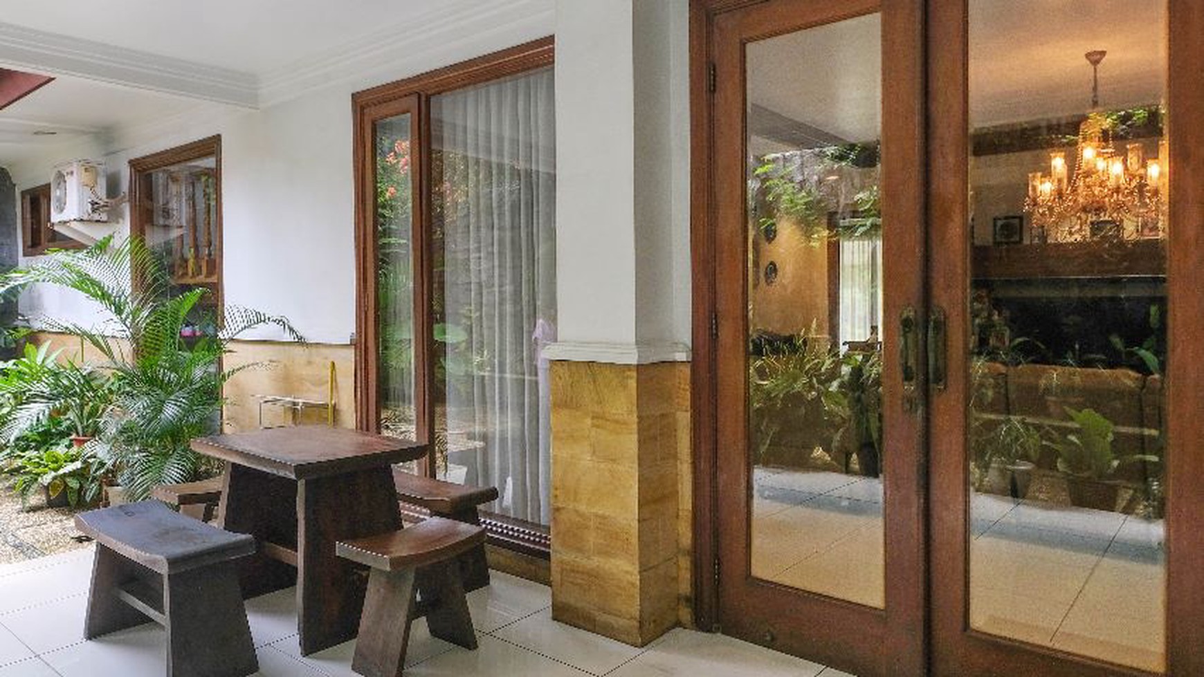 Rumah Sejuk Dengan View Hutan Pinus Di Cinere Dekat Ke Area Jaksel