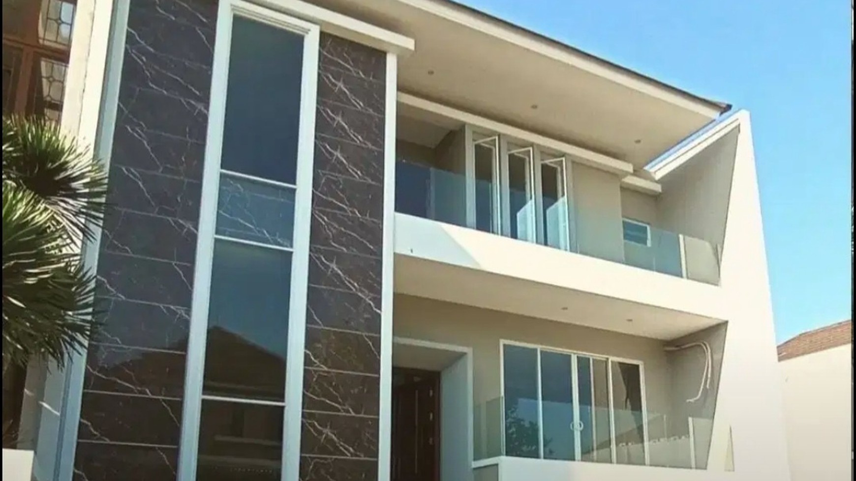 Dijual Rumah Raffles Garden Citraland New Split Level Design - Lokasi Ter-DEPAN- Mewah Siap Huni
