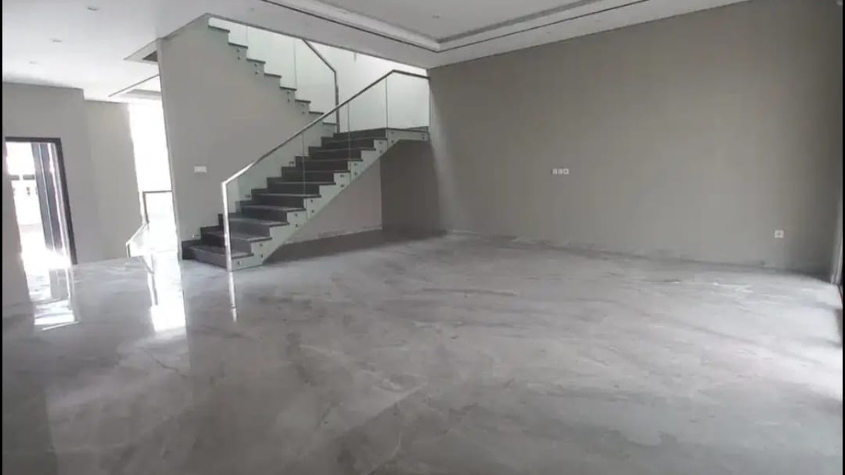 Dijual Rumah Raffles Garden Citraland New Split Level Design - Lokasi Ter-DEPAN- Mewah Siap Huni