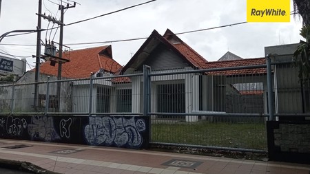 Rumah di Pusat Kota Surabaya Raya Darmo