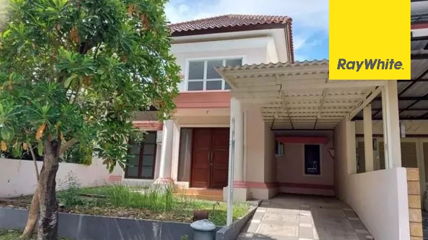 Rumah di Fullerton Place, Citraland, Surabaya