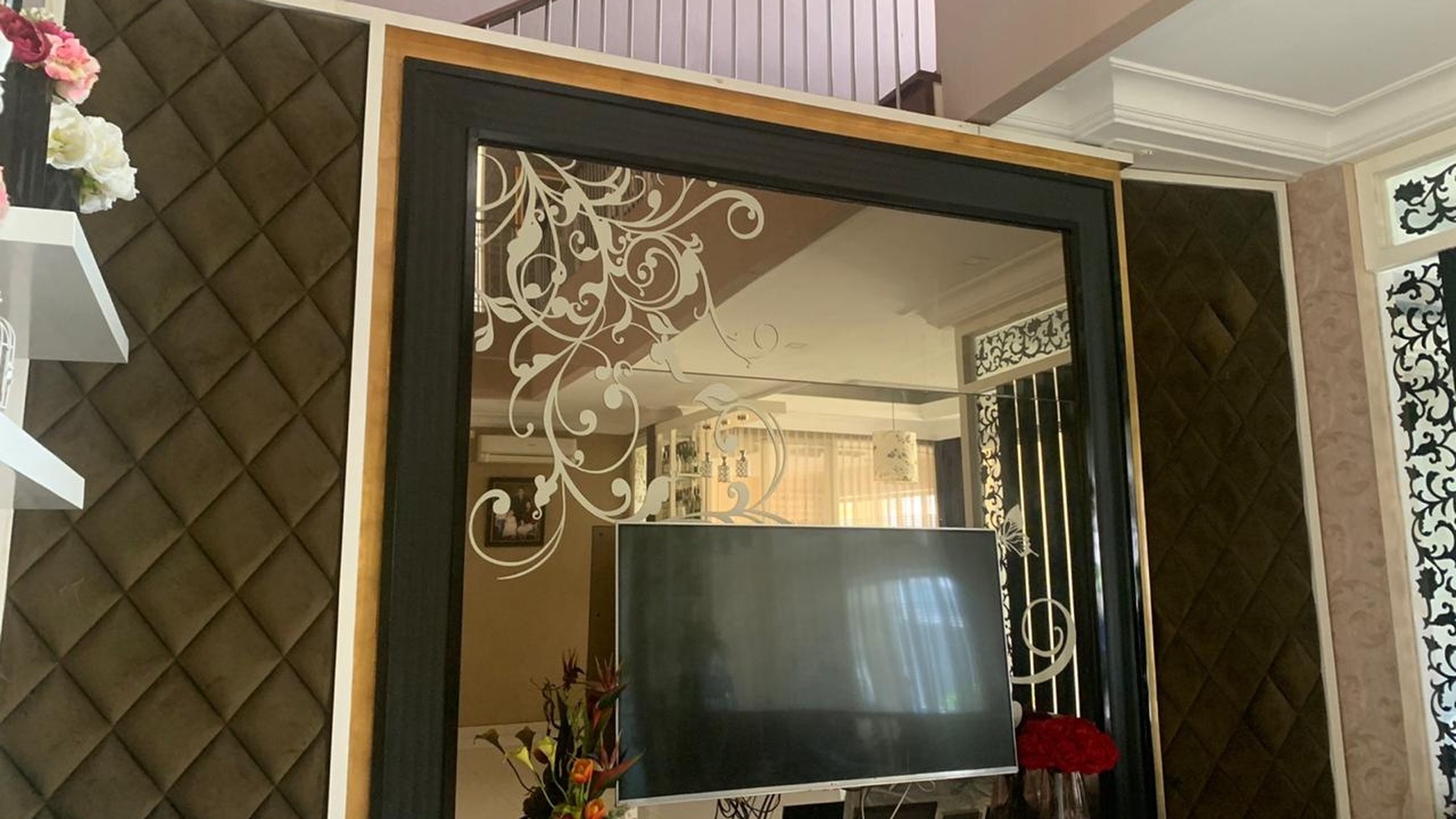 Dijual Rumah Pakuwon Indah Ritz Ville BONUS SEMI Furnished Modern Mewah - Best Price - Best Location