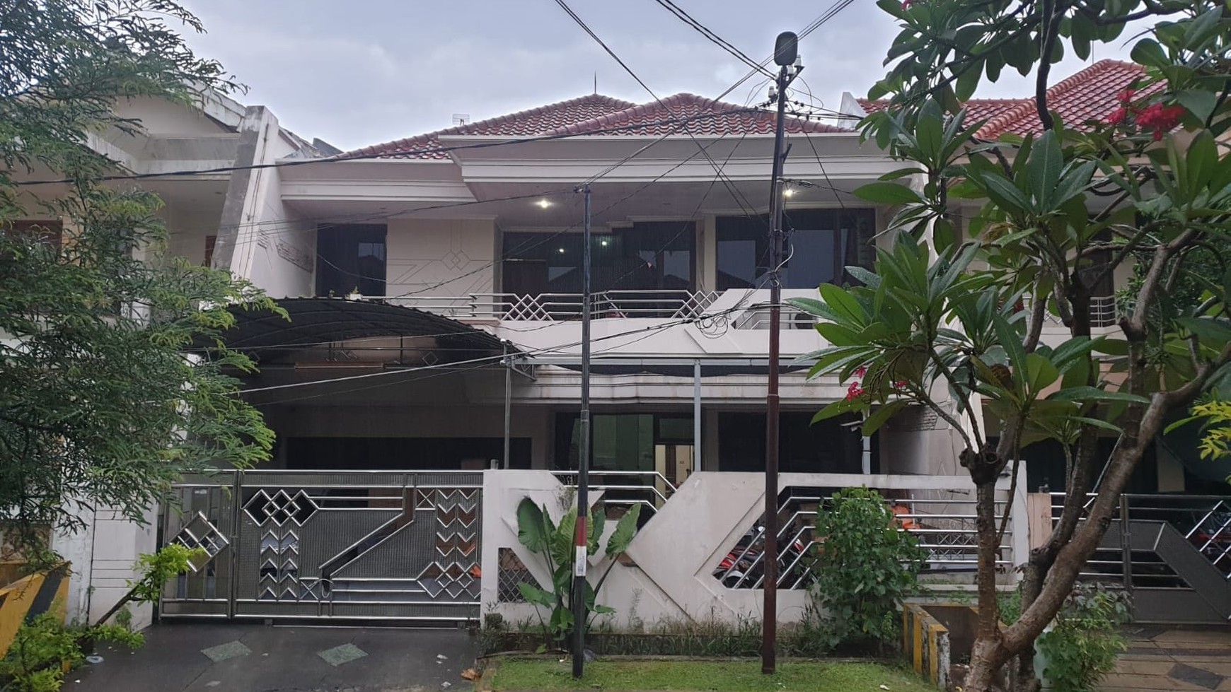 Dijual Rumah Darmo Harapan - Sukomanunggal Surabaya Barat dekat Pasar Modern Puncak Permai, Pakuwon mall