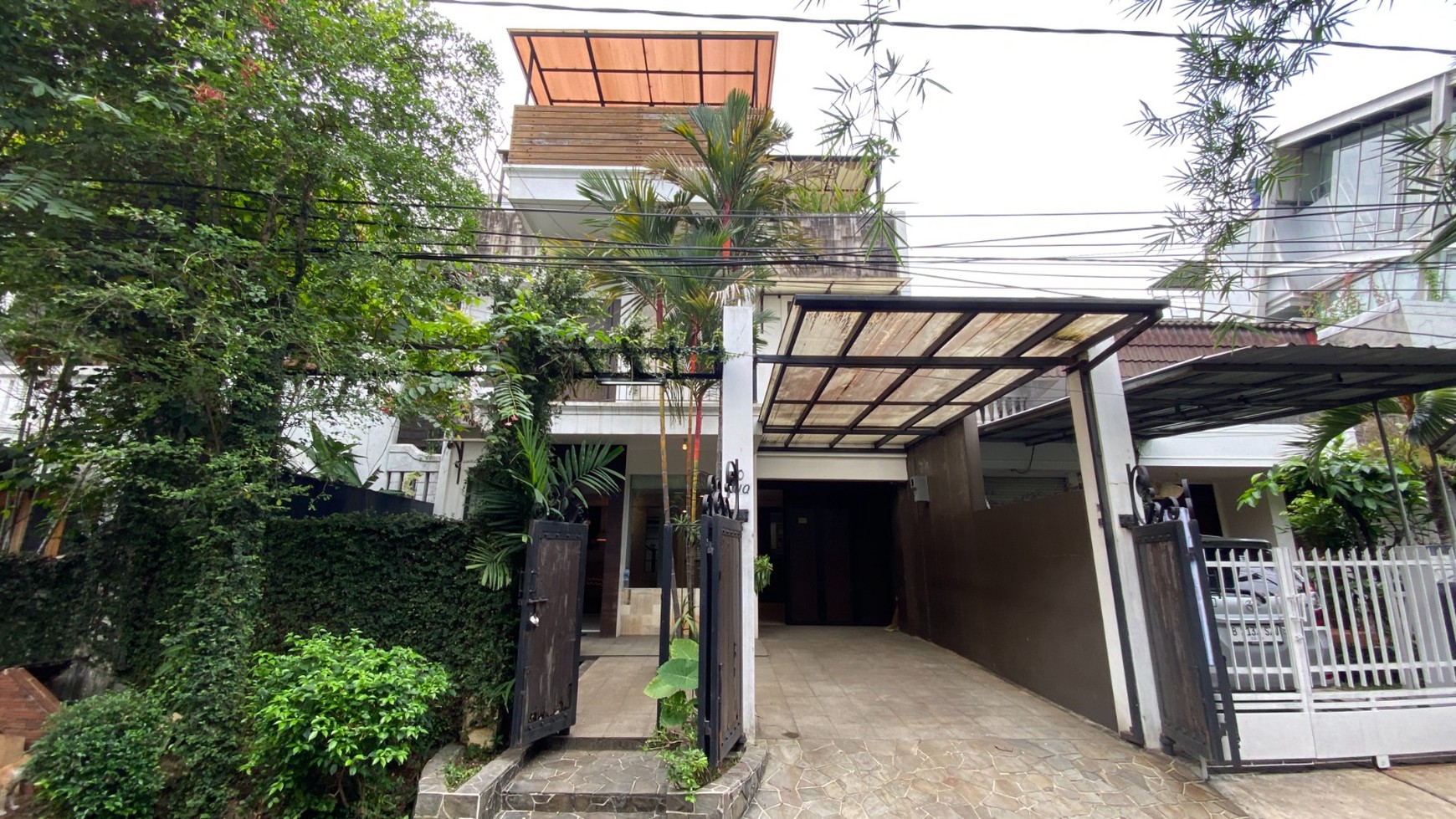 Dijual Rumah Bagus dan Asri di Pondok Indah