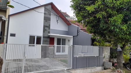 Rumah Brand New, Halaman luas, Lokasi strategis  siap huni 