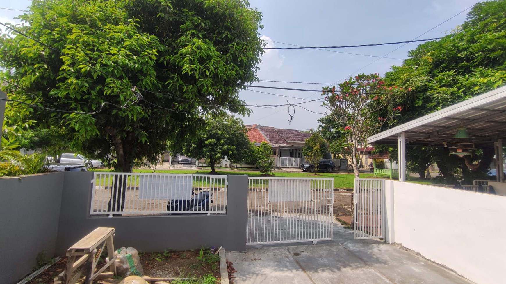 Rumah Brand New, Halaman luas, Lokasi strategis  siap huni 