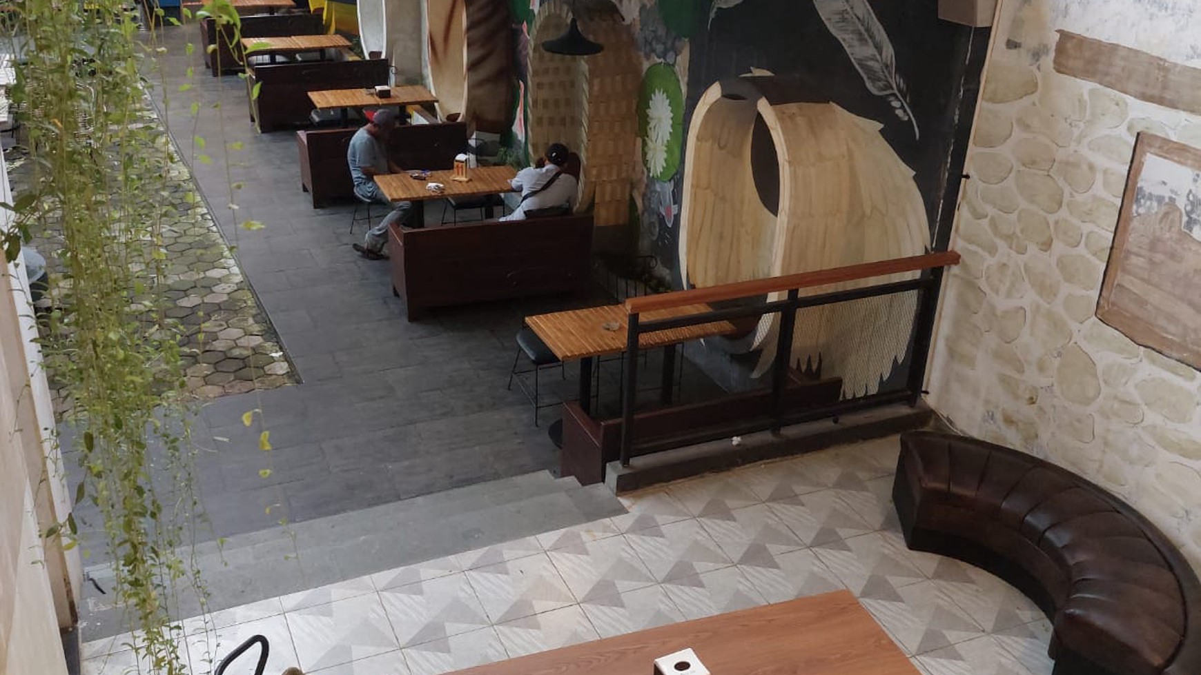 Ruang Usaha Siap Pakai dan Full Furnished Ex Cafe @Bondongan, Bogor Selatan