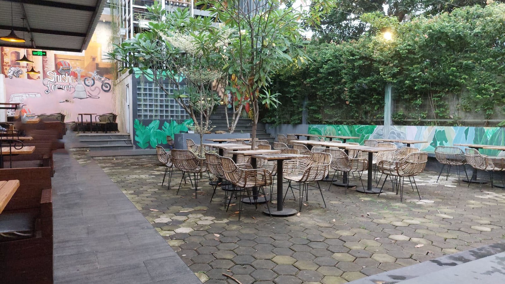 Ruang Usaha Siap Pakai dan Full Furnished Ex Cafe @Bondongan, Bogor Selatan