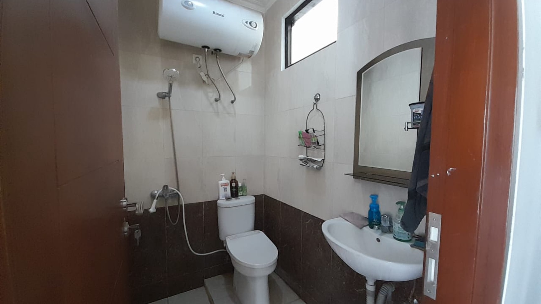 Rumah Minimalis Semi Furnished di Komp Setra Duta, Bandung