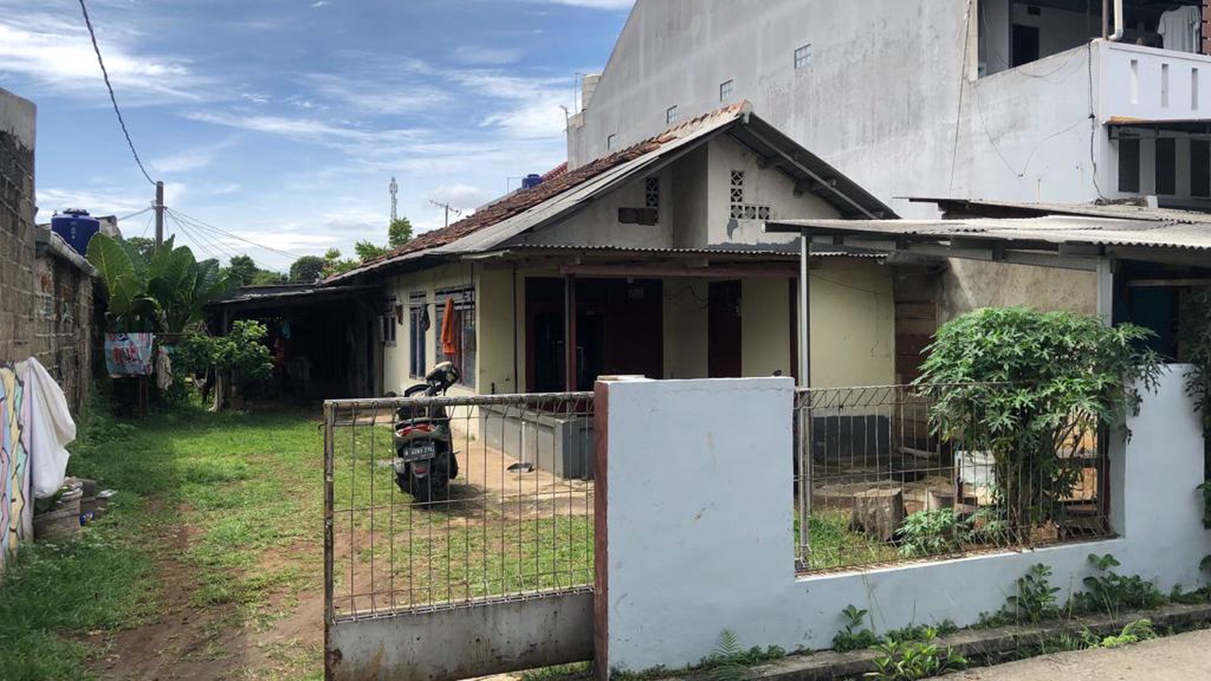 Rumah hitung tanah cocok untuk ruang usaha  di Pancoran Mas, Depok 