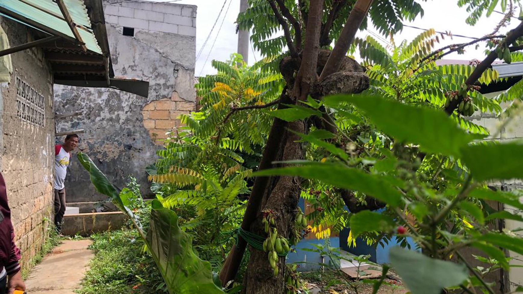 Rumah hitung tanah cocok untuk ruang usaha  di Pancoran Mas, Depok 