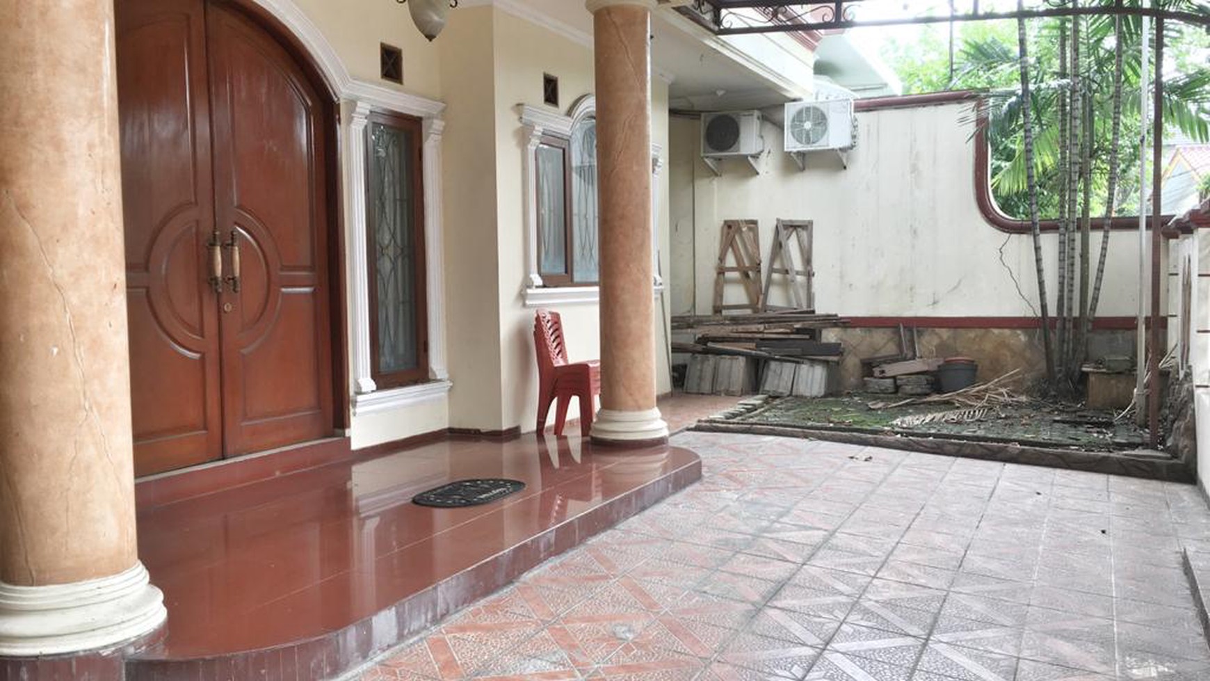 Rumah cantik Layak huni di area Tebet Barat, Tebet, Jakarta Selatan 