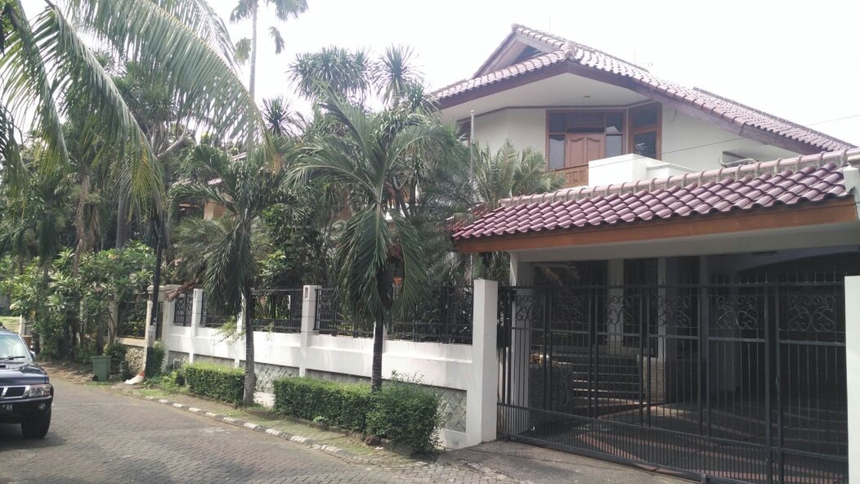 Rumah Asri Halaman    Luas Di Bintaro Jaya Sektor 3.