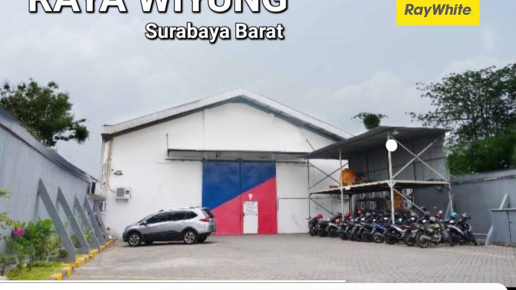 Dijual Raya Wiyung - Nol Jalan Raya - Bangunan 2 Lantai + Parkiran Mobil LUAS sebaris AUTO 2000 Wiyung Surabaya