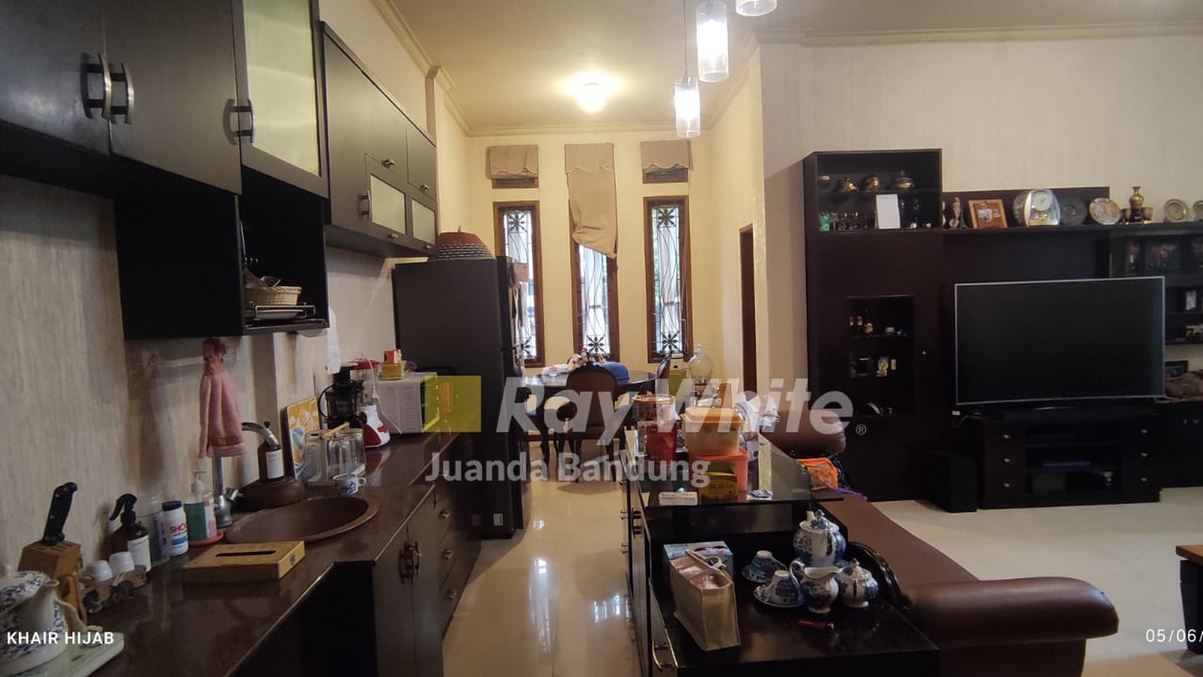 Rumah Lux Bagus Furnished 3 Lantai di Turangga, Buah Batu, Bandung  