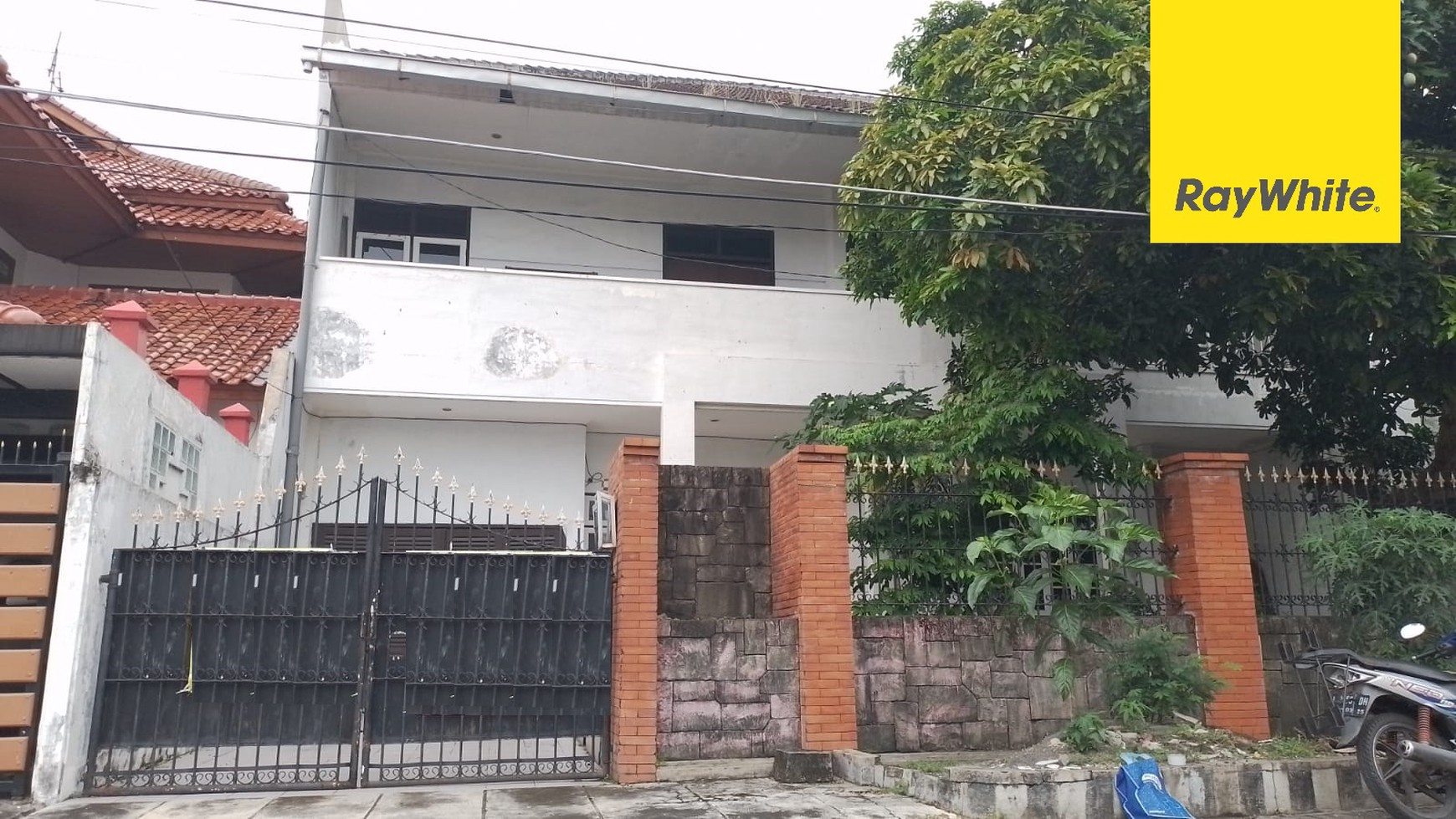 Rumah SHM di Kupang Indah, Surabaya 