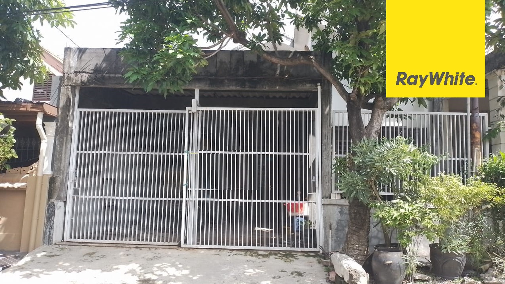 Rumah di Kebraon Manis Tengah, Surabaya 