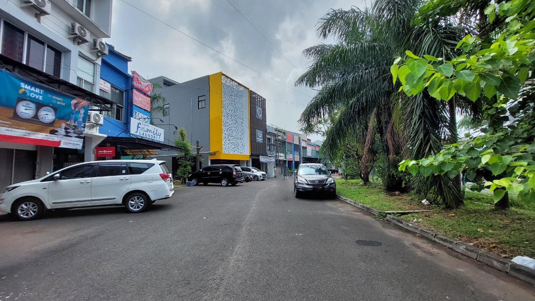 Ruko Siap Pakai dan Lokasi Strategis @Emerald Boulevard