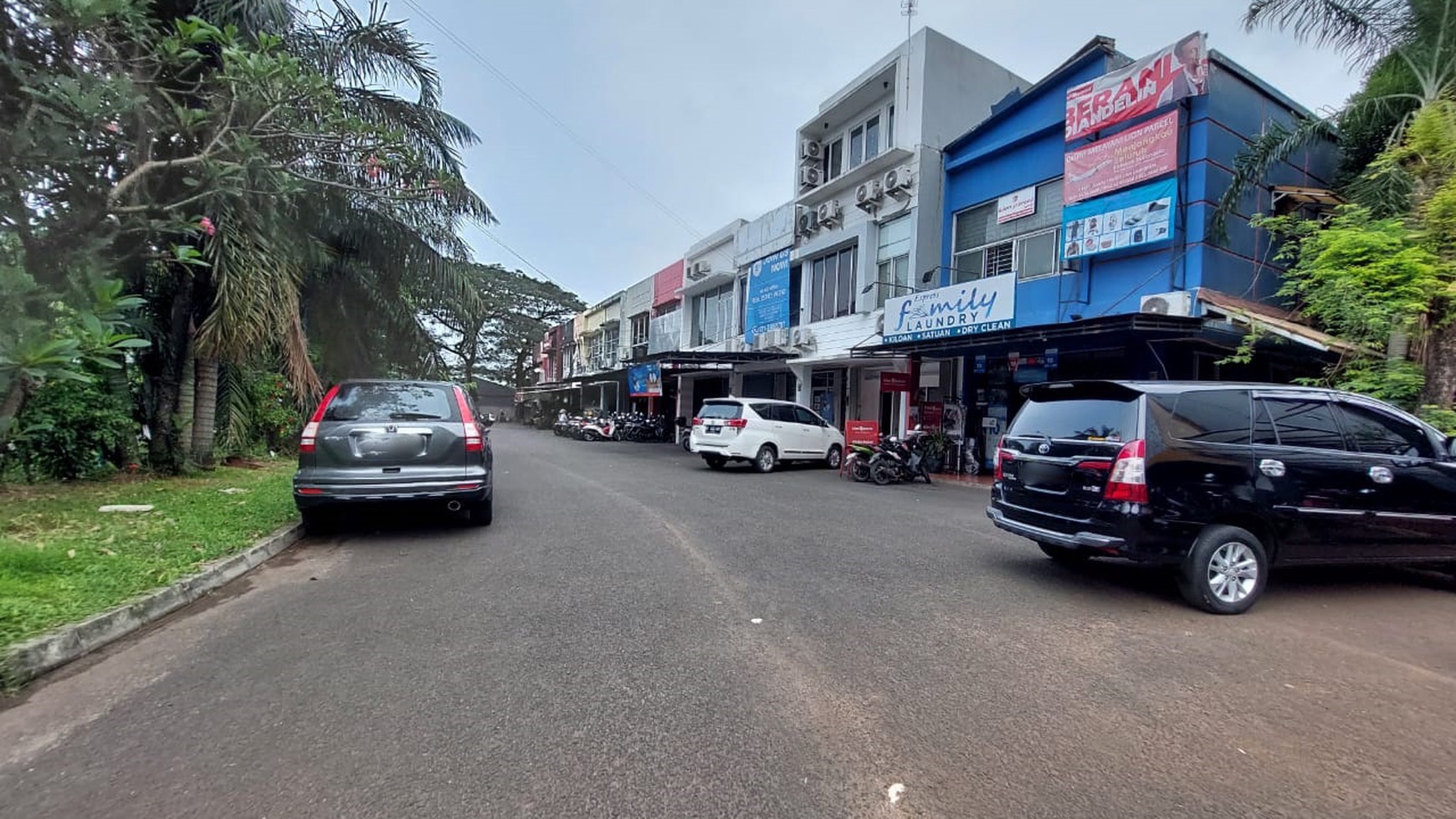 Ruko Siap Pakai dan Lokasi Strategis @Emerald Boulevard