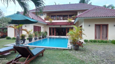 Rumah Villa dengan Kolam renang di Kemiling Bandar Lampung