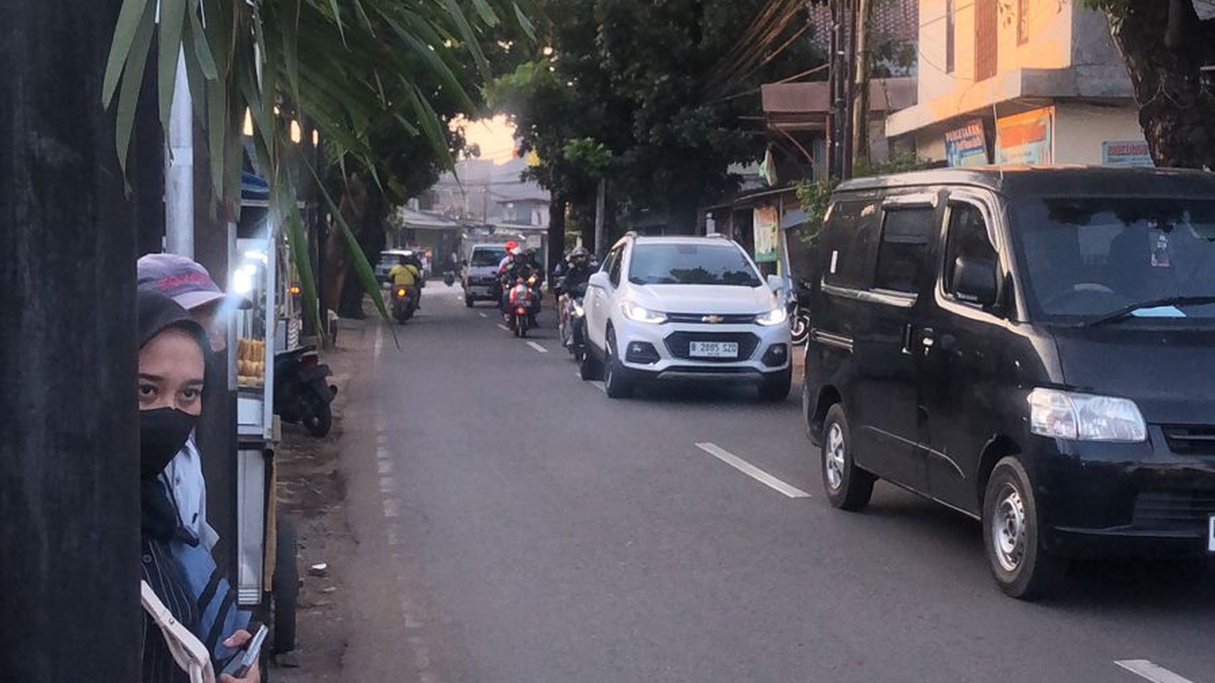 Dijual Cepat  Tiga Kavling Jalan Manunggal Ceger Jakarta Timur