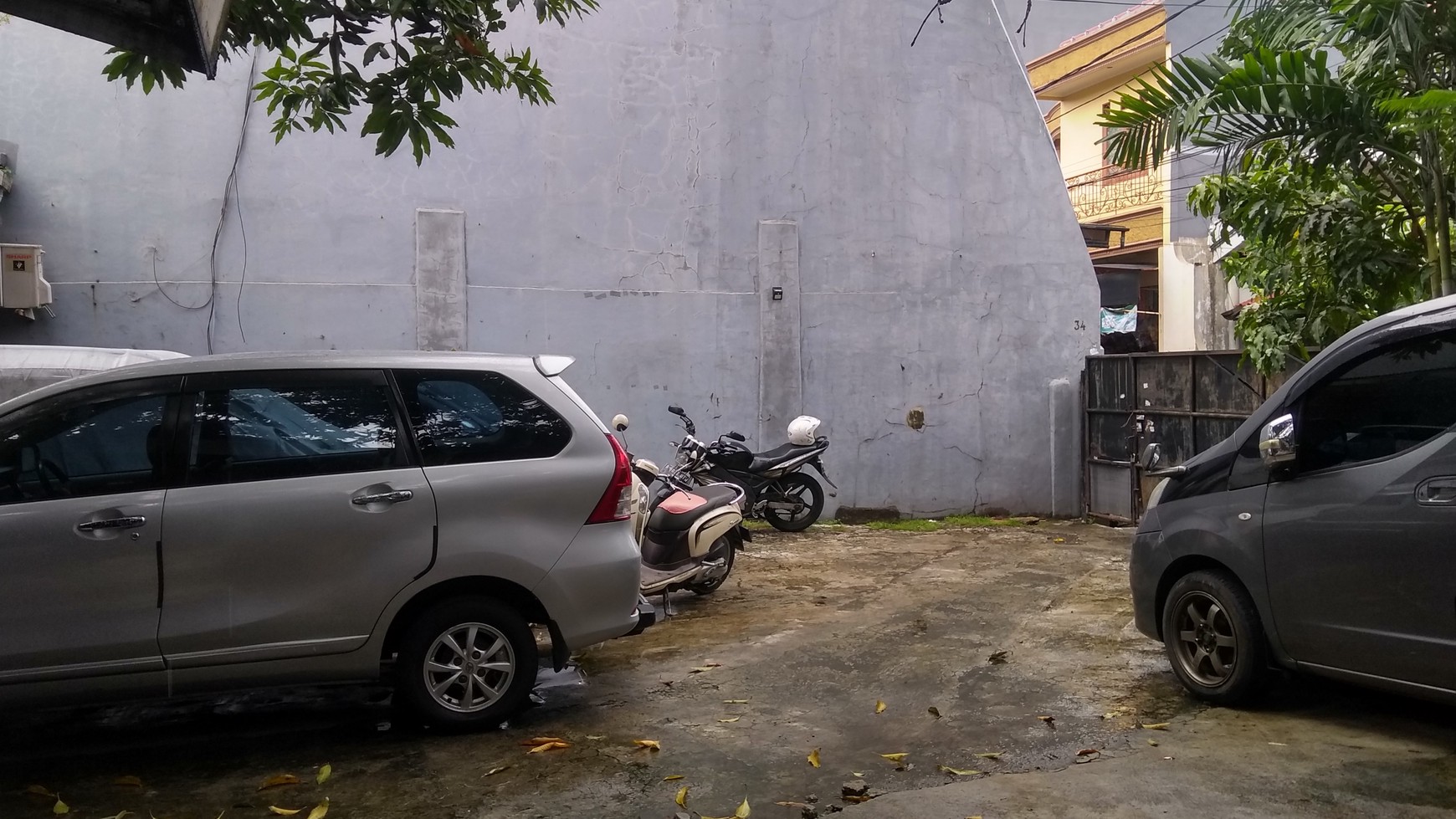 Rumah halaman besar di Cempaka Sari, Harapan Mulya, Kemayoran