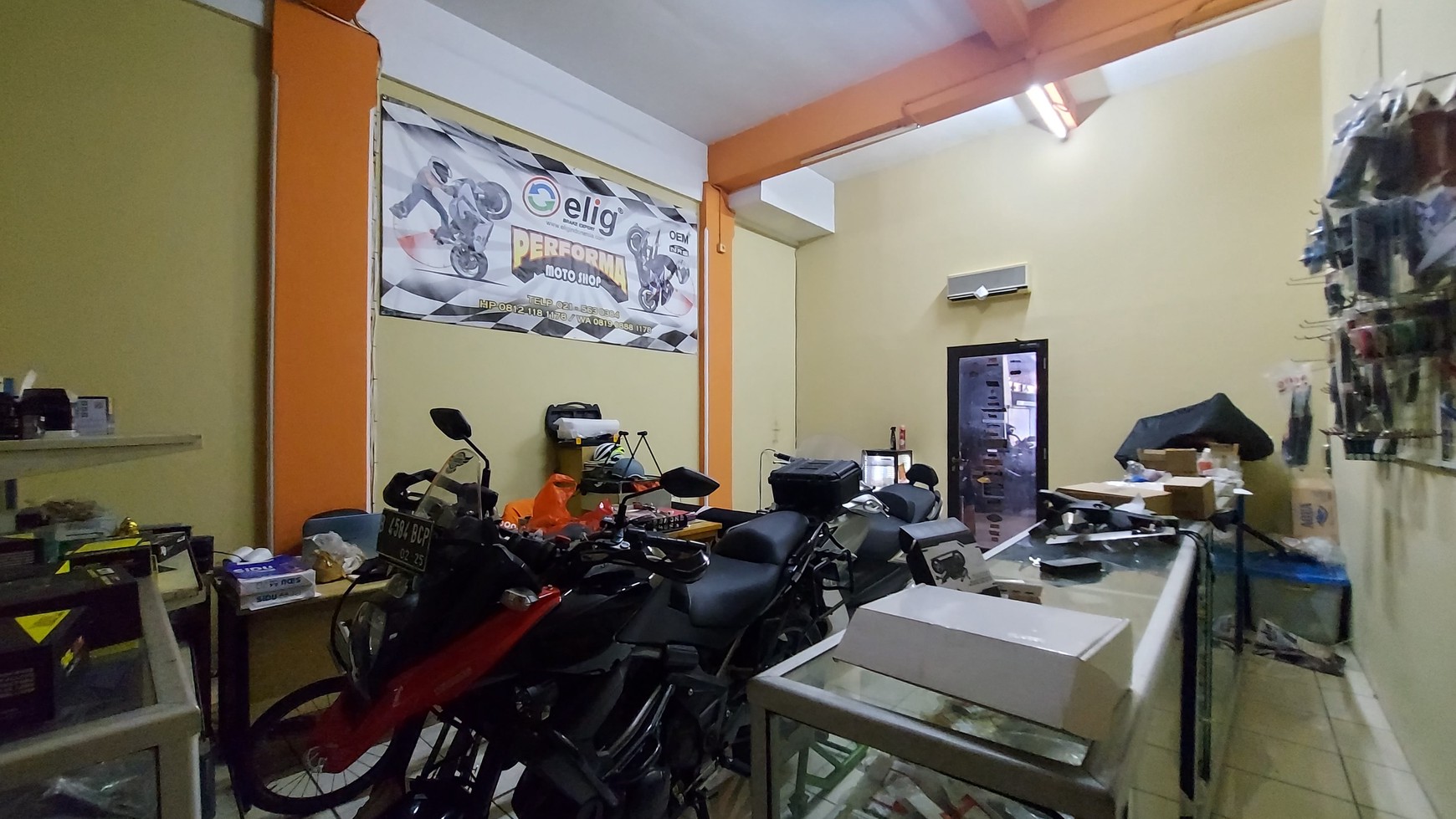 Rumah 3 Lantai Bisa Usaha di Kamboja Raya, Tomang, Palmerah