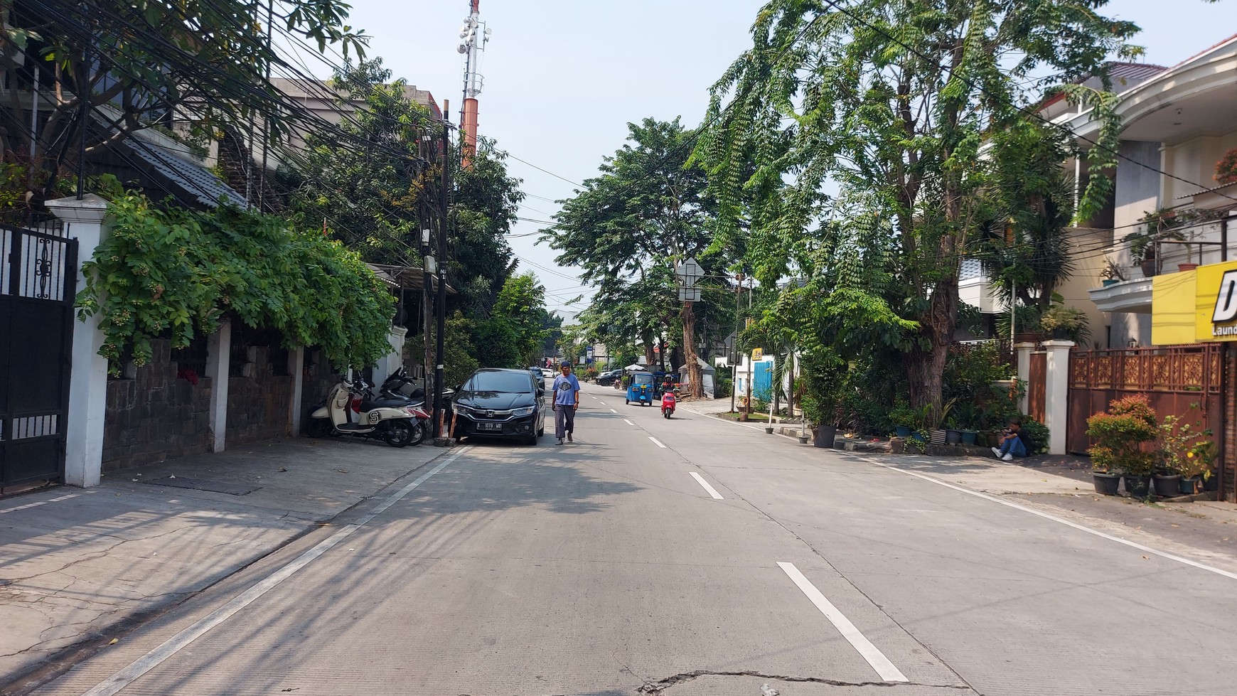 Rumah 3 Lantai Bisa Usaha di Kamboja Raya, Tomang, Palmerah