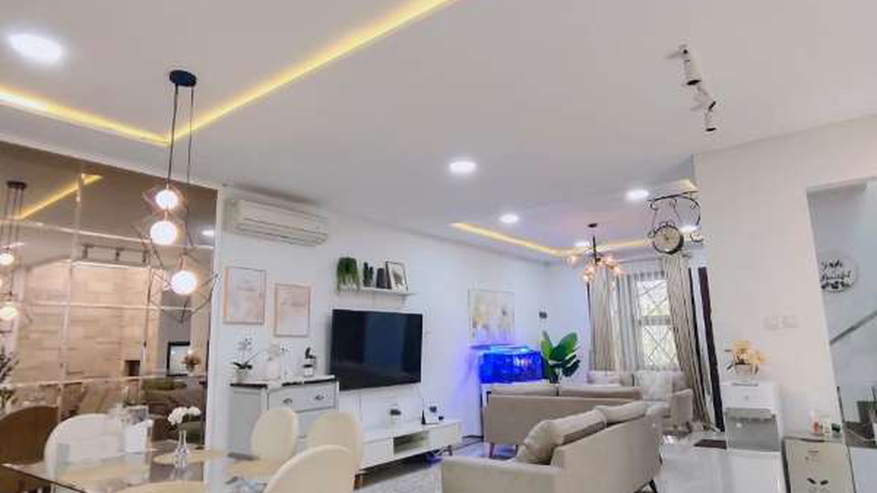 Harga Miring. Rumah Mewah Delatinos Buenos Park, BSD