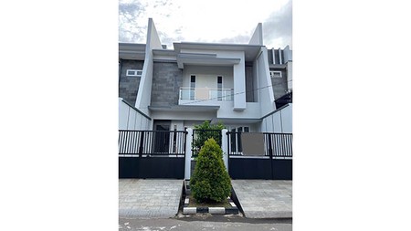 Rumah Brand New Pulomas Barat, Luas 8x16m2