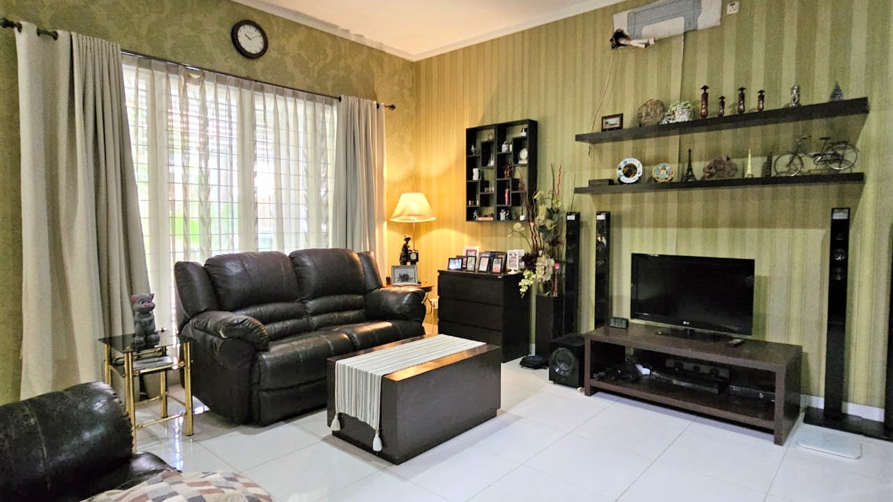 Dijual Rumah Bagus dan Lokasi Strategis di Cluster Emerald Bintaro