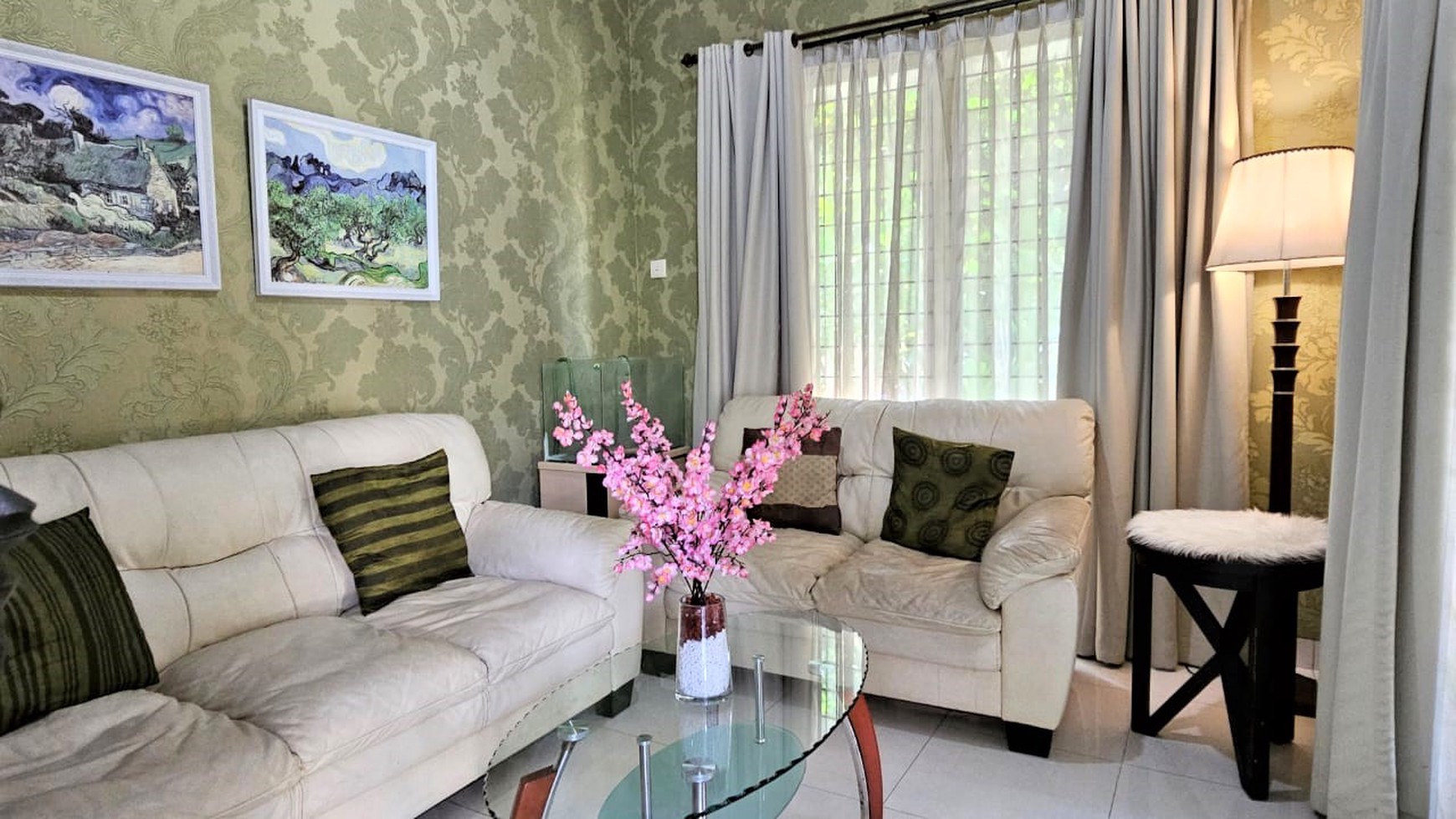 Dijual Rumah Bagus dan Lokasi Strategis di Cluster Emerald Bintaro