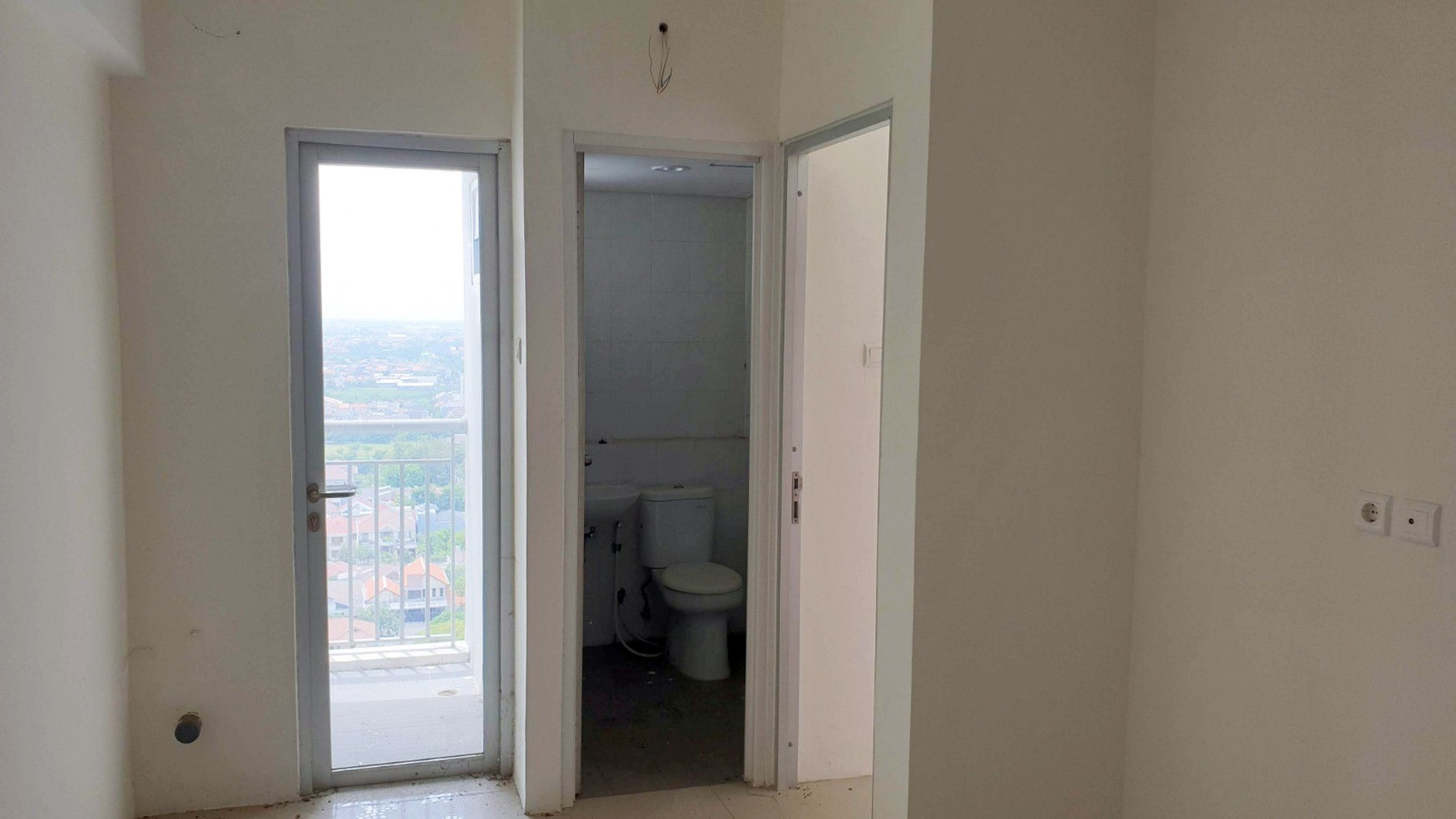 Apartemen di Gunawangsa Merr Surabaya, 2 Bedroom, Hadap Selatan, Kosongan - RI -