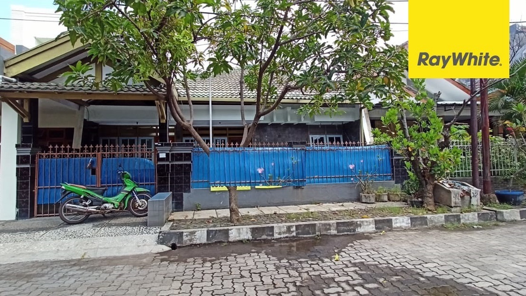 Rumah di Ketintang Permai, Surabaya