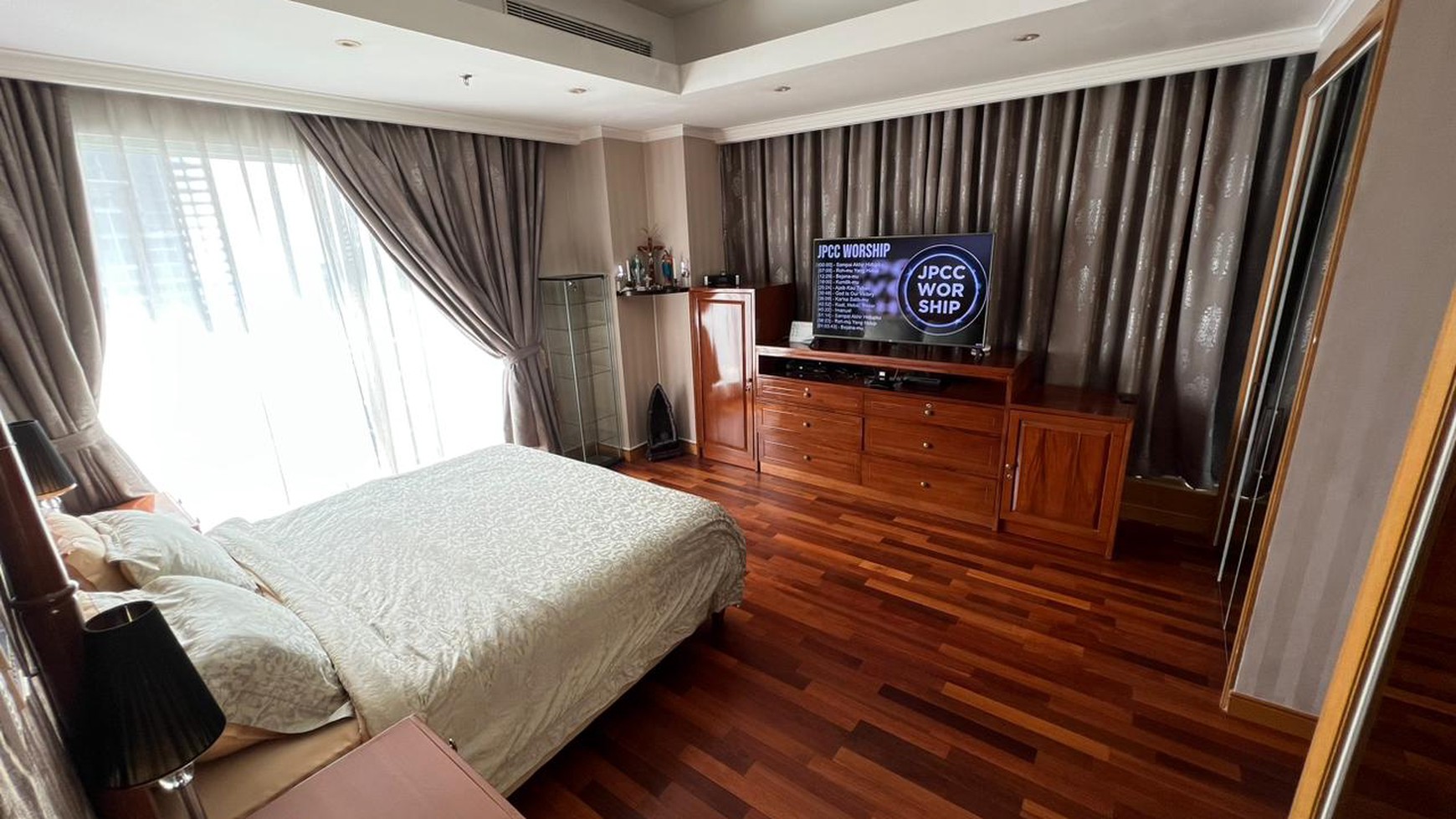 Apartemen Kempinski Thamrin, Luas 153m2, full furnish bagus