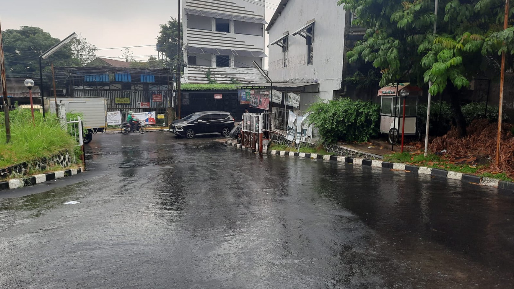 SPBU  Jl. Pondok Karya, Pondok Aren Tangsel