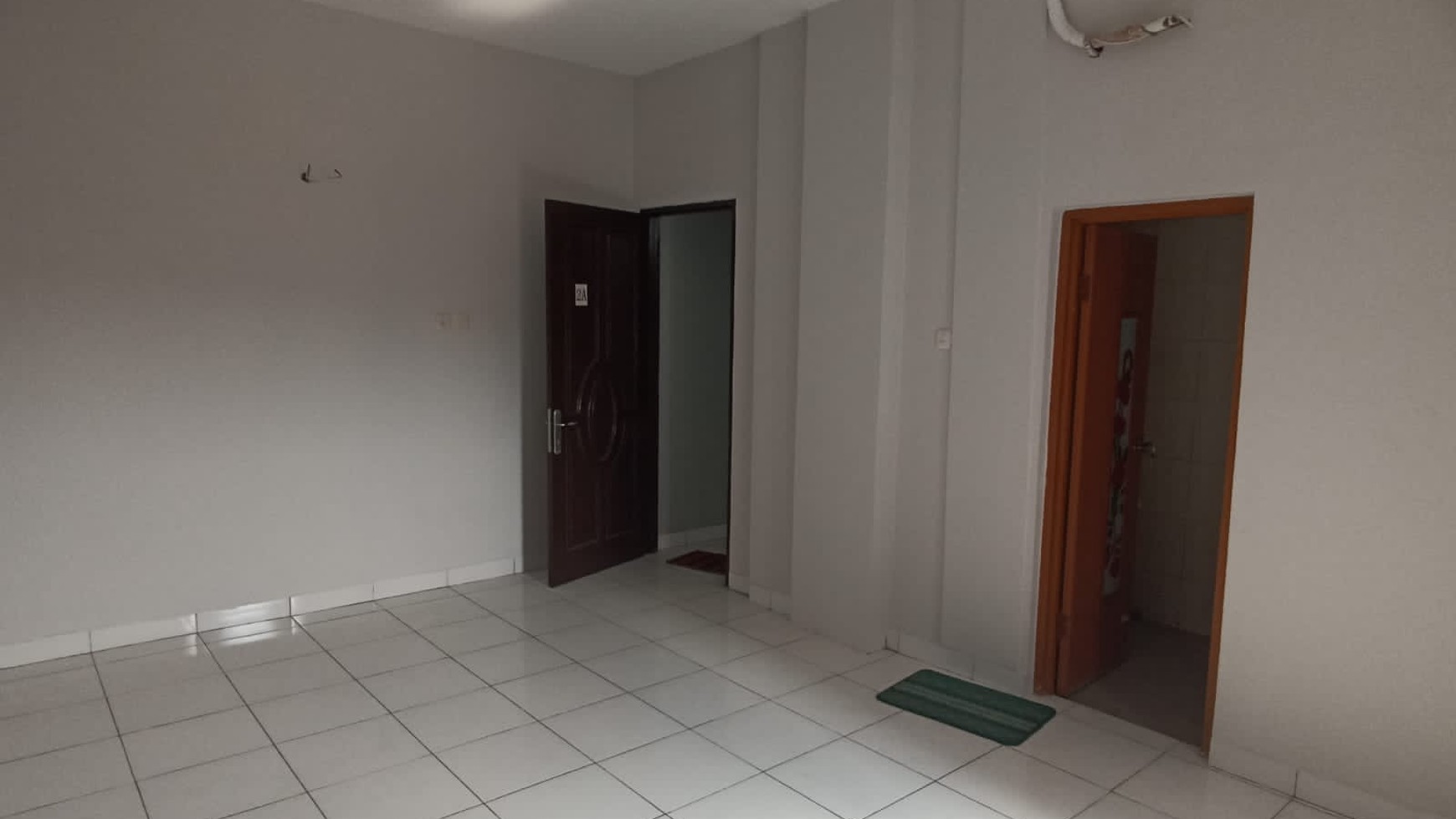 Ruko pingir jalan raya cocok untuk Office di Pondok Aren