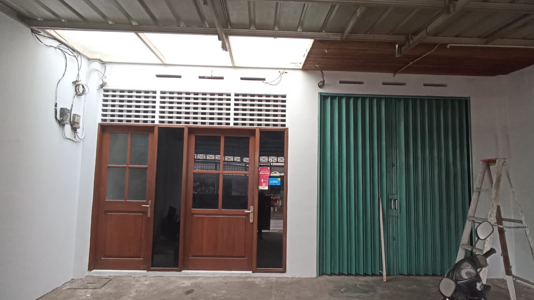 Ruko pingir jalan raya cocok untuk Office di Pondok Aren