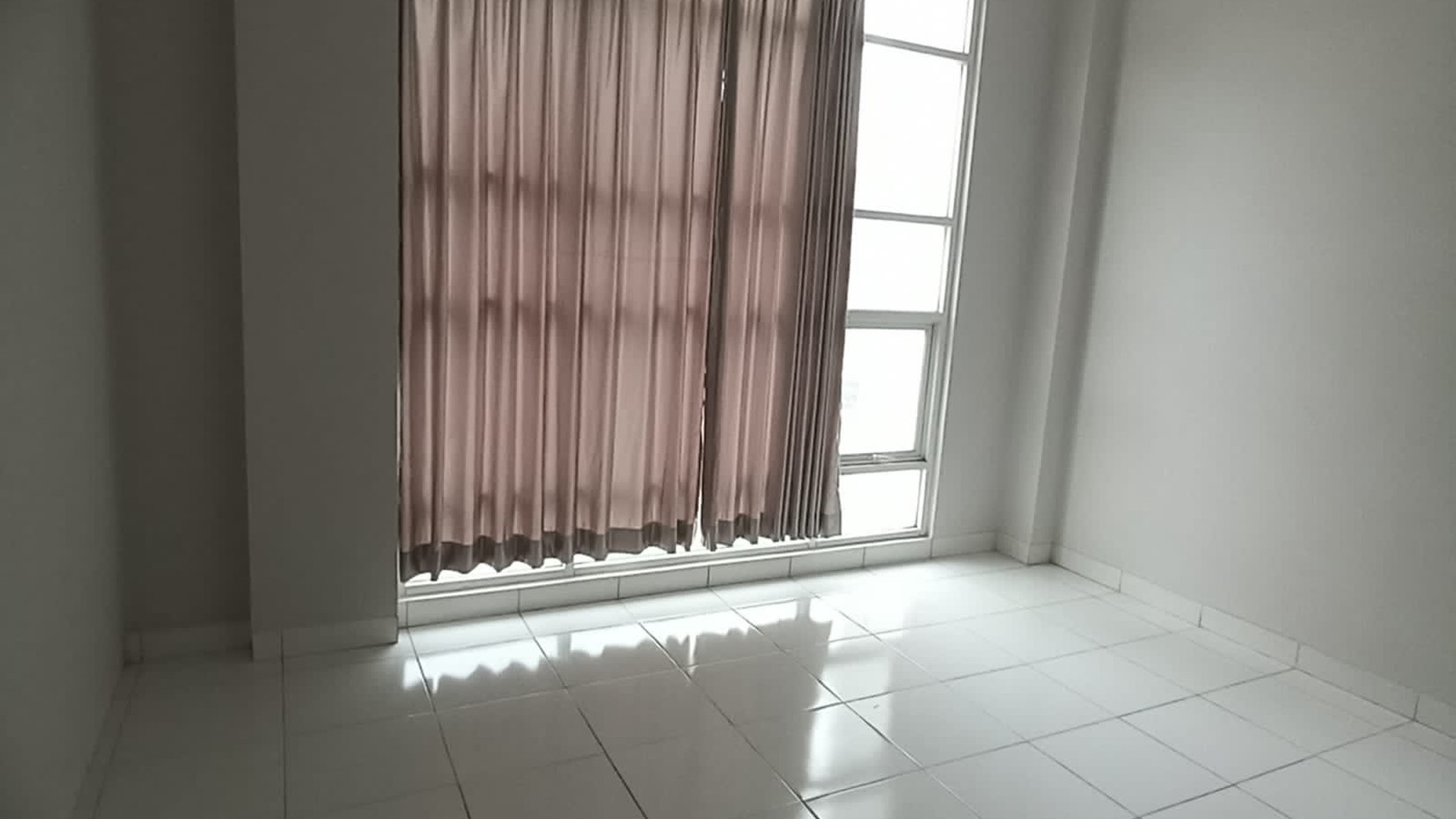 Ruko pingir jalan raya cocok untuk Office di Pondok Aren